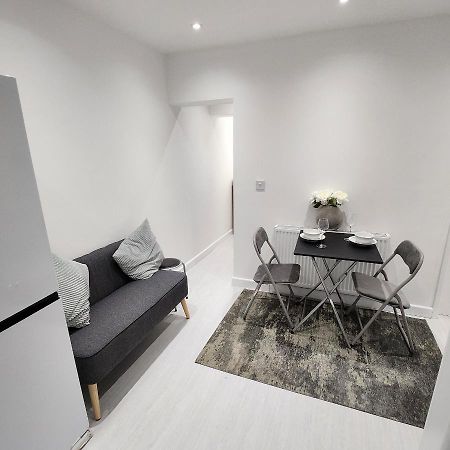 Comfy Diamond Ensuite Room Maidstone With Free Parking And Speedy Wifi المظهر الخارجي الصورة