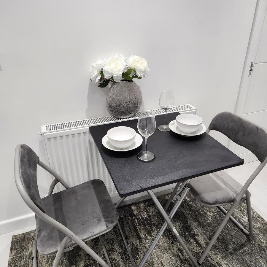 Comfy Diamond Ensuite Room Maidstone With Free Parking And Speedy Wifi المظهر الخارجي الصورة